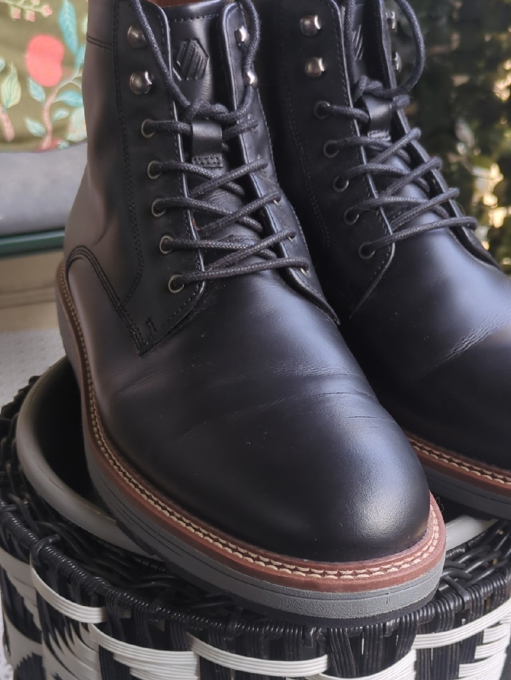 Johnston & Murphy Upton Lug Lace Up Boot Men's Black